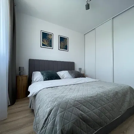 Apartment Skynest F304 *